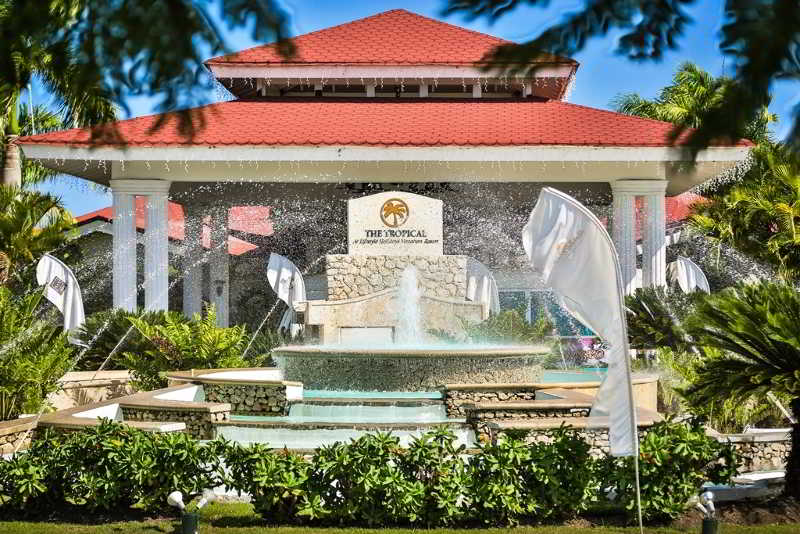 Lifestyle Tropical Beach Resort and Spa 3