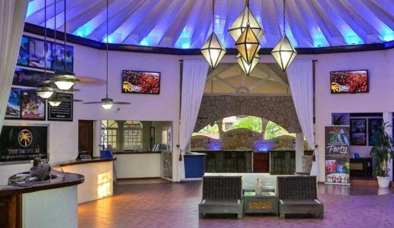 Lifestyle Tropical Beach Resort and Spa 4