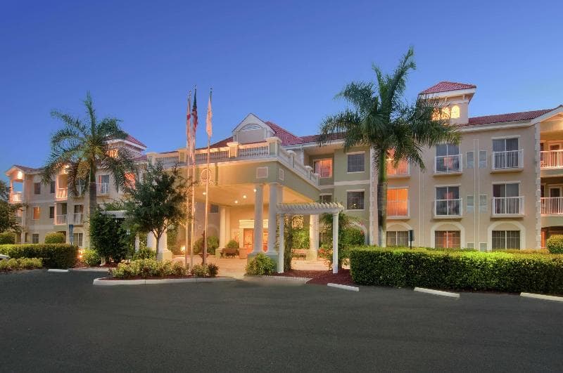 DoubleTree Suites by Hilton Hotel Naples 3