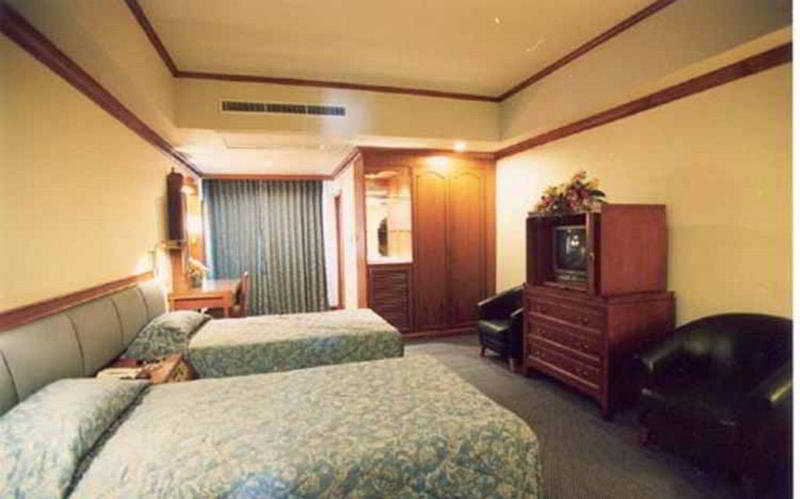 Riverside Bangkok Hotel 2