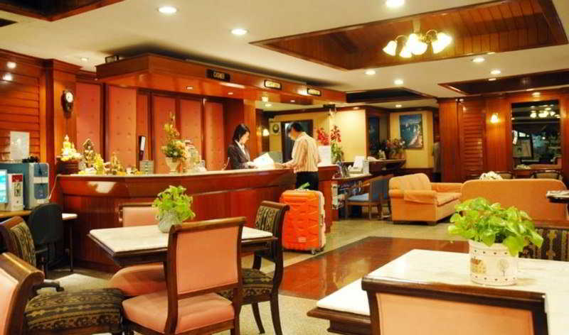 Silom Village Inn 3