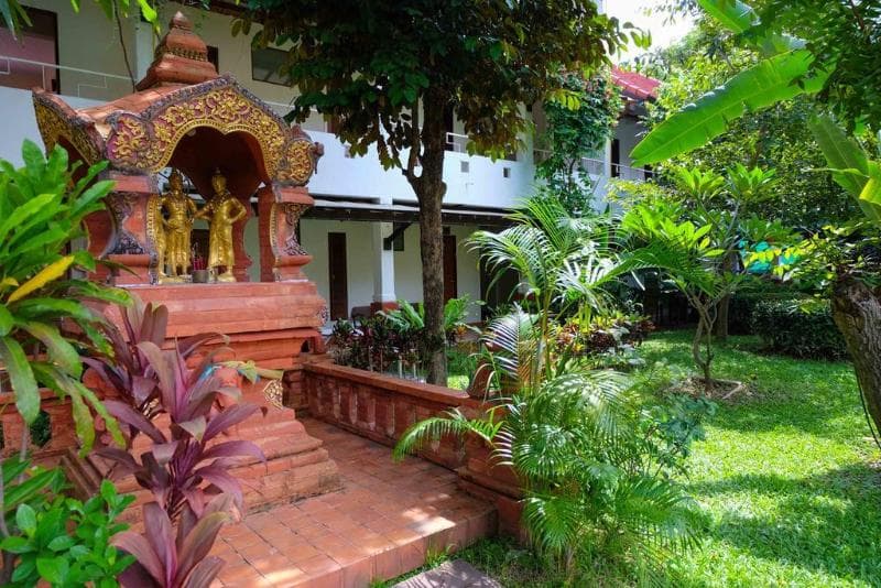 Karinthip Village main