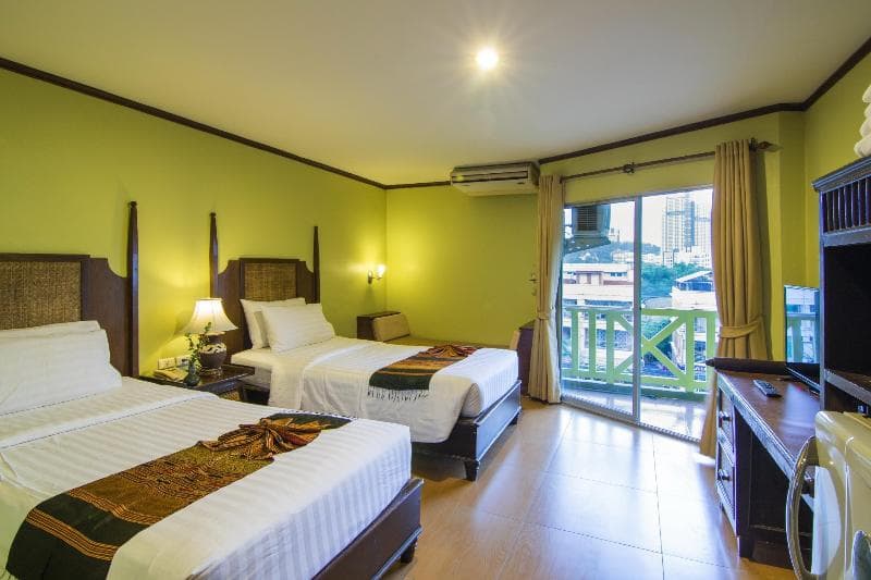 Phuphaya Resort Pattaya main