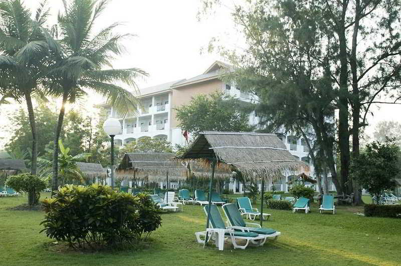 Pinnacle Grand Jomtien Resort & Beach Club 3