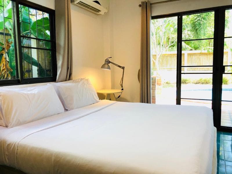 Dolphin Bay Resort main