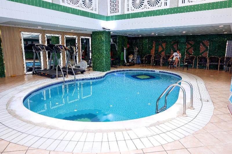 Queens Hotel 4