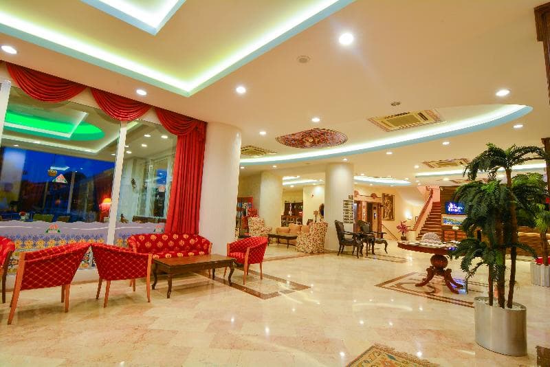 Pine House Hotel 4