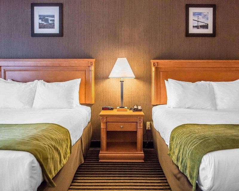Comfort Inn 3