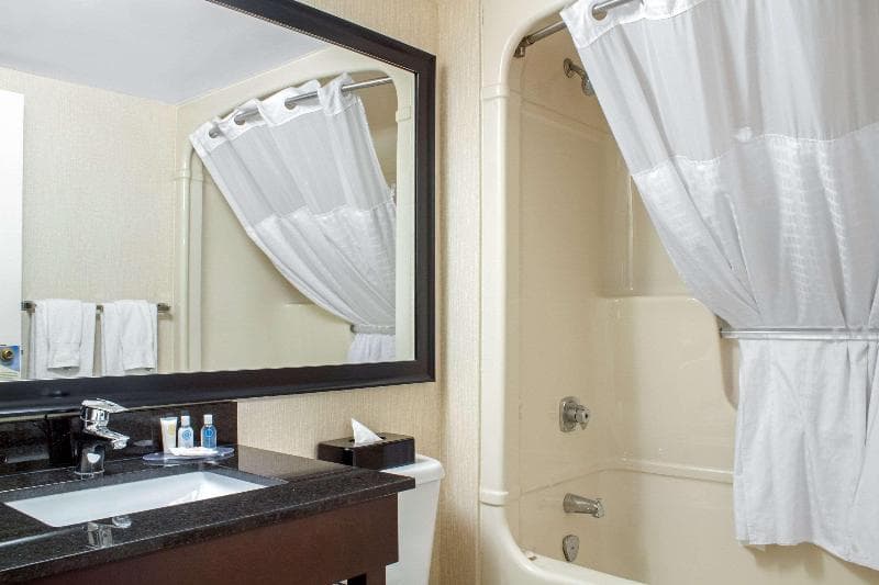 Comfort Inn 3