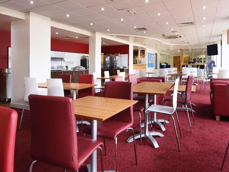 Travelodge London City Airport 4