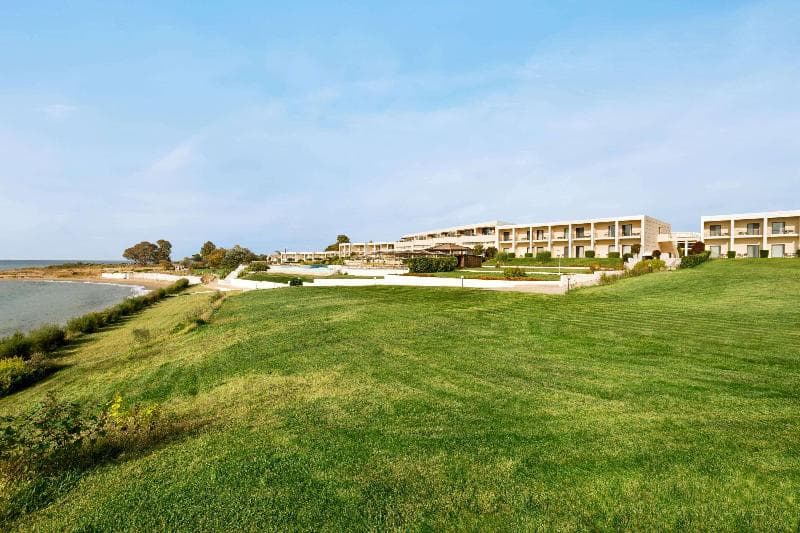 Ramada Plaza by Wyndham Thraki photo 1