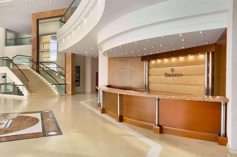 Ramada Plaza by Wyndham Thraki 4