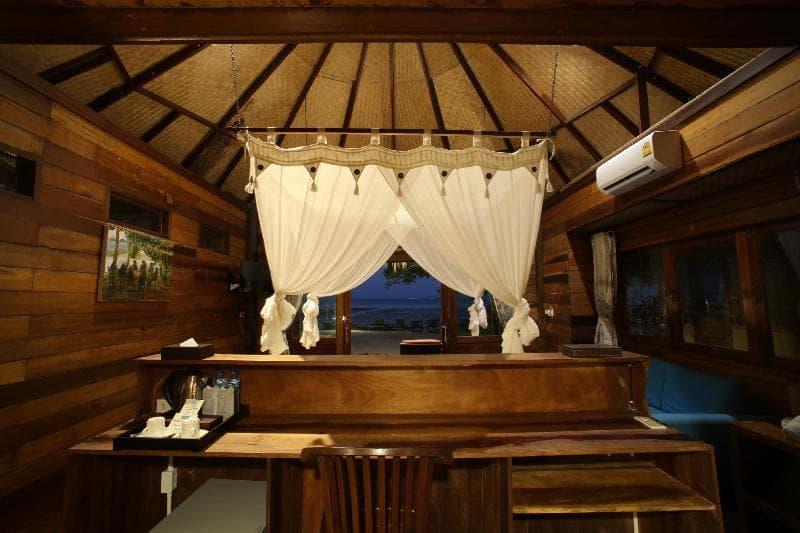 Thapwarin Resort, Koh Ngai 4