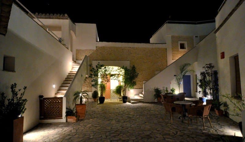 Hotel Utopia main