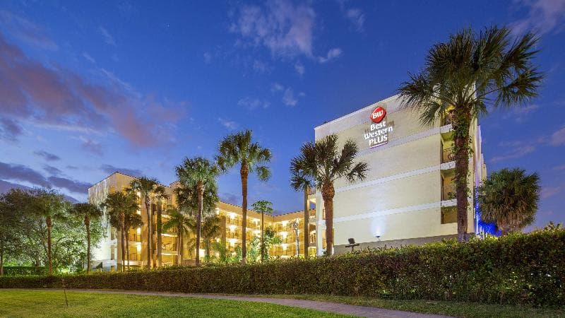 Best Western Plus Deerfield Beach Hotel & Suites 2