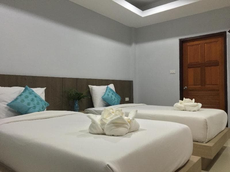 Tonsai Bay Resort photo 1