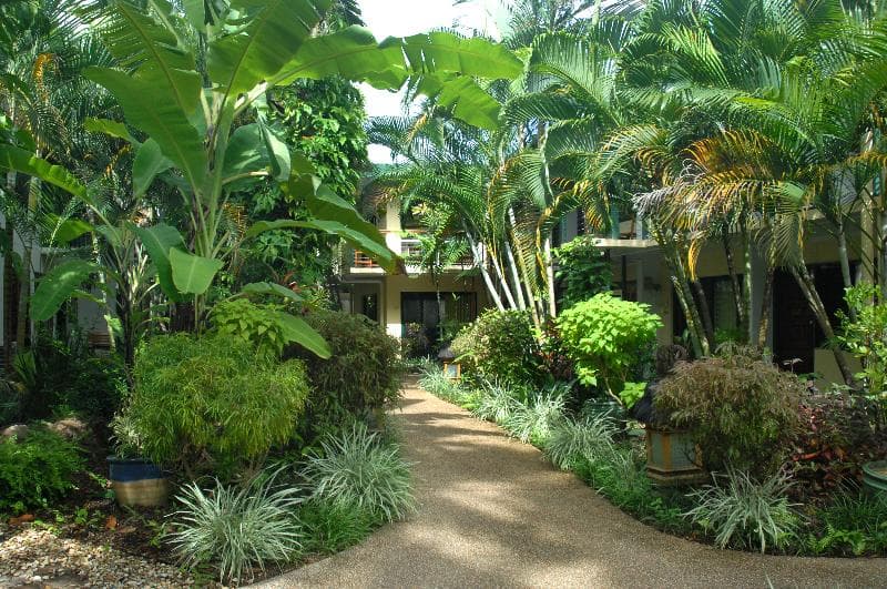 Bay Village Tropical Retreat 3