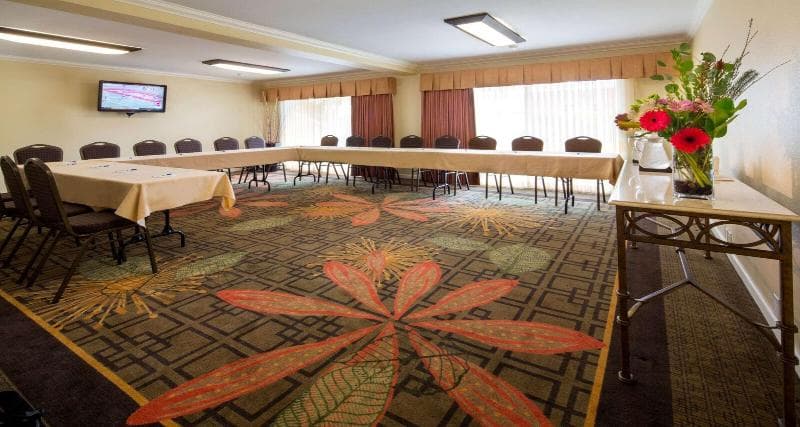 Best Western Plus Garden Court Inn photo 1