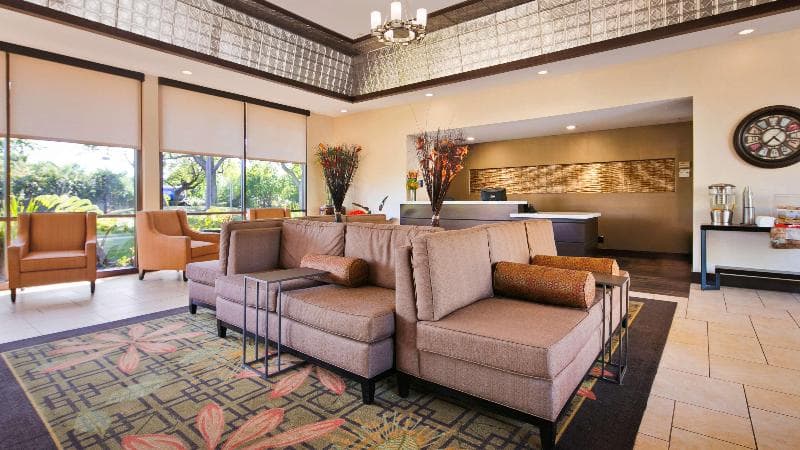 Best Western Plus Garden Court Inn 2