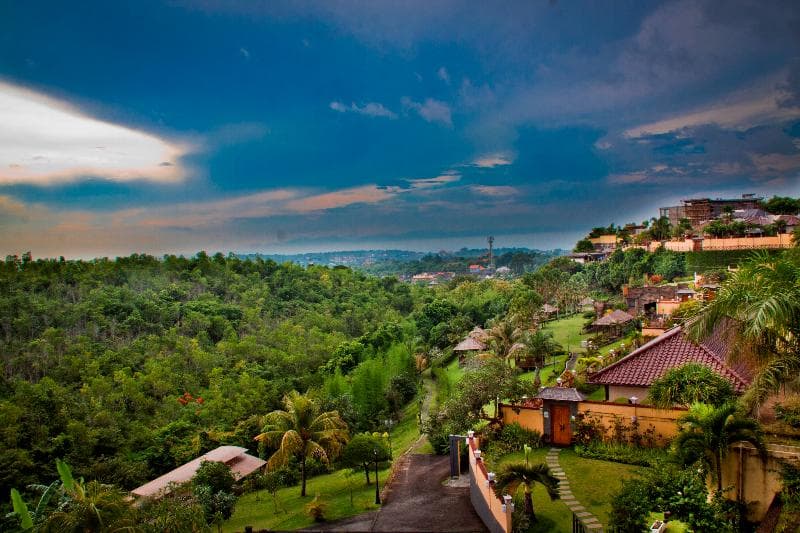 The Beverly Hills Bali, A Luxury Villas & Spa 3