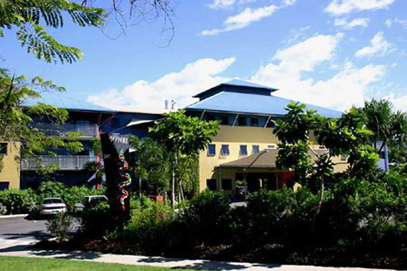 Summer House Backpackers Cairns - Adults Only main