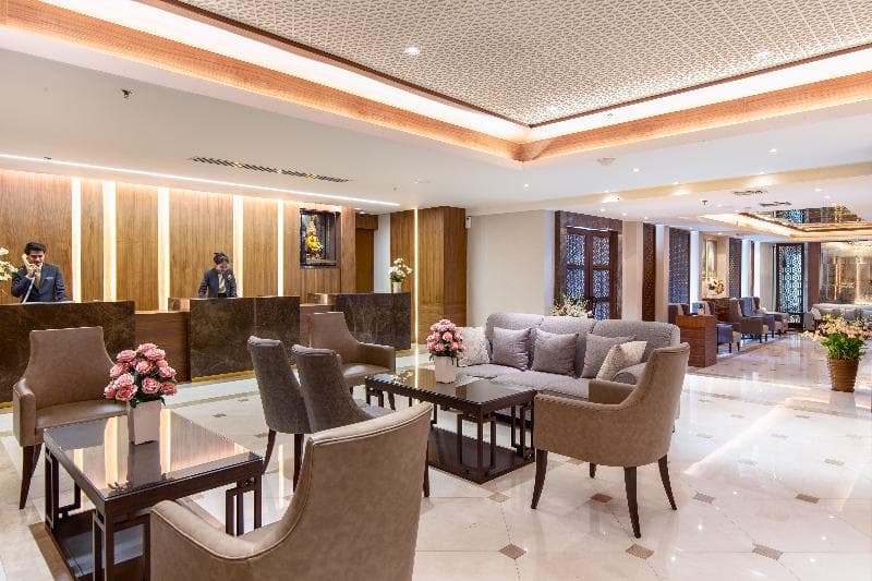 Riverfront Residence 4