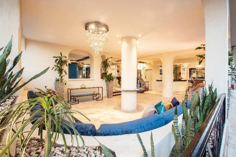 Blue Chairs Resort by the Sea - Adults Only 3