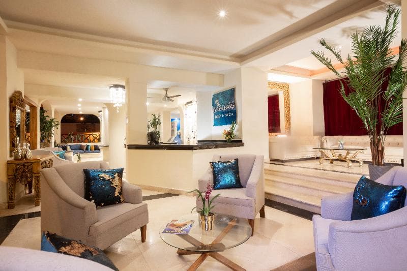 Blue Chairs Resort by the Sea - Adults Only 4