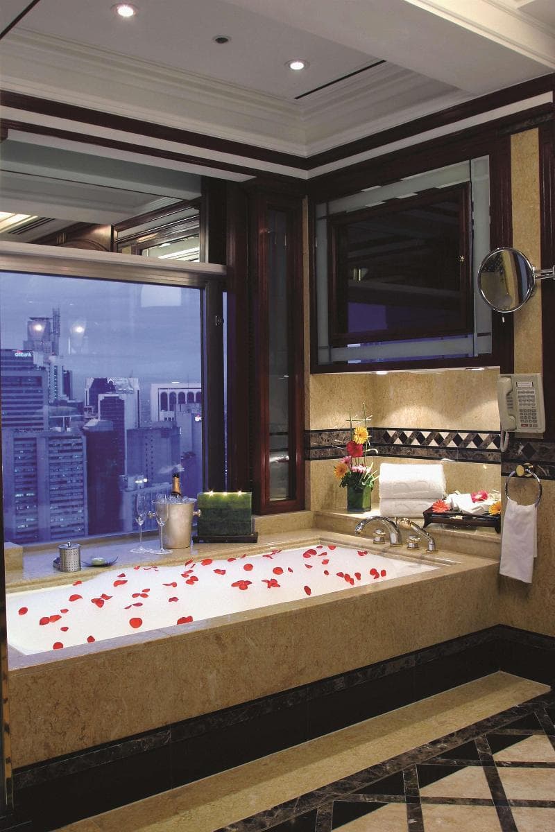Makati Shangri-La, Manila 3