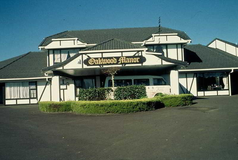 Oakwood Manor 2