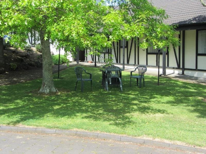 Oakwood Manor 3