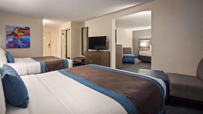 Best Western Plus Toronto Airport Hotel 2