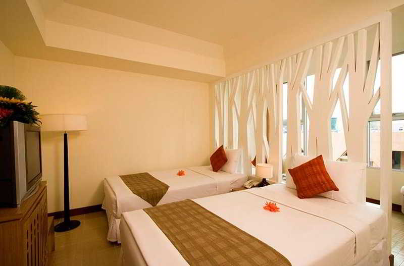 Maninarakorn Hotel 4