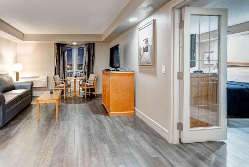 Royal Hotel West Edmonton, Trademark Collection By Wyndham 4