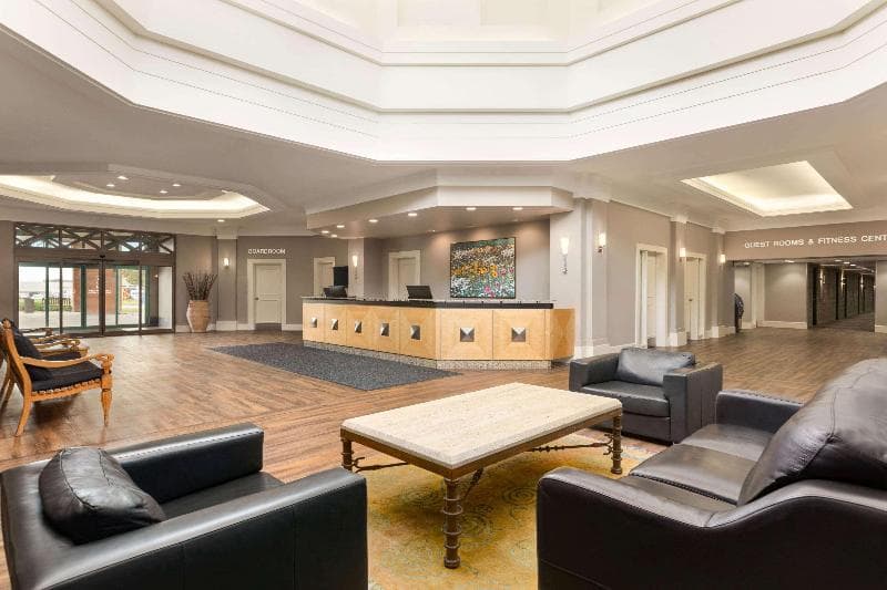Royal Hotel Calgary, Trademark Collection By Wyndham 4