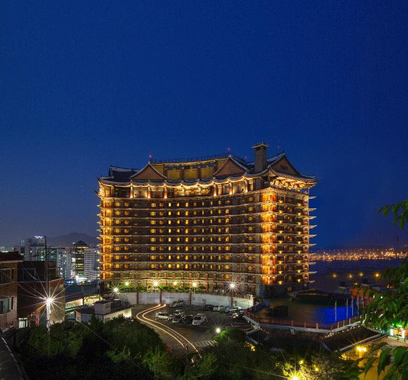 Commodore Busan (Adults Only) 4