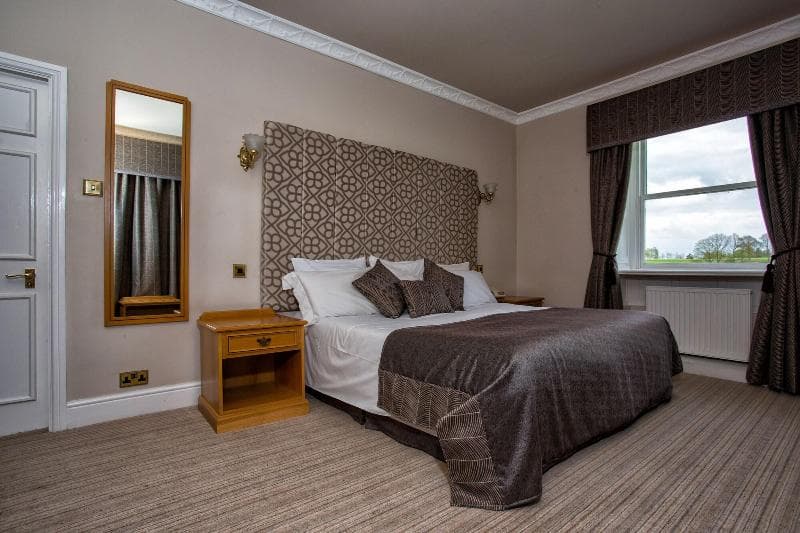 Waterton Park Hotel & Spa (Adults Only) 5