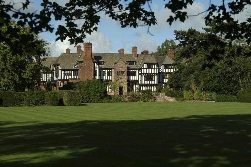 Inglewood Manor photo 1