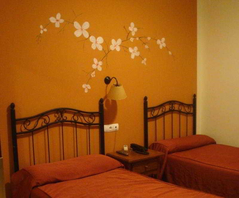 Las Rosas 3