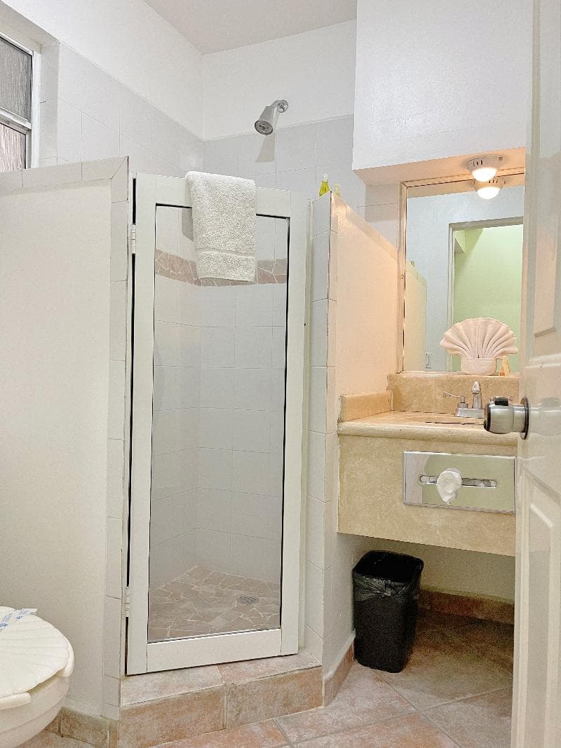 Seven Crown Express & Suites 2