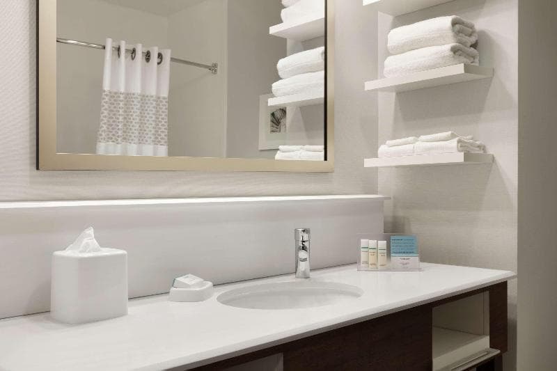 Hampton Inn Long Island - Brookhaven 2