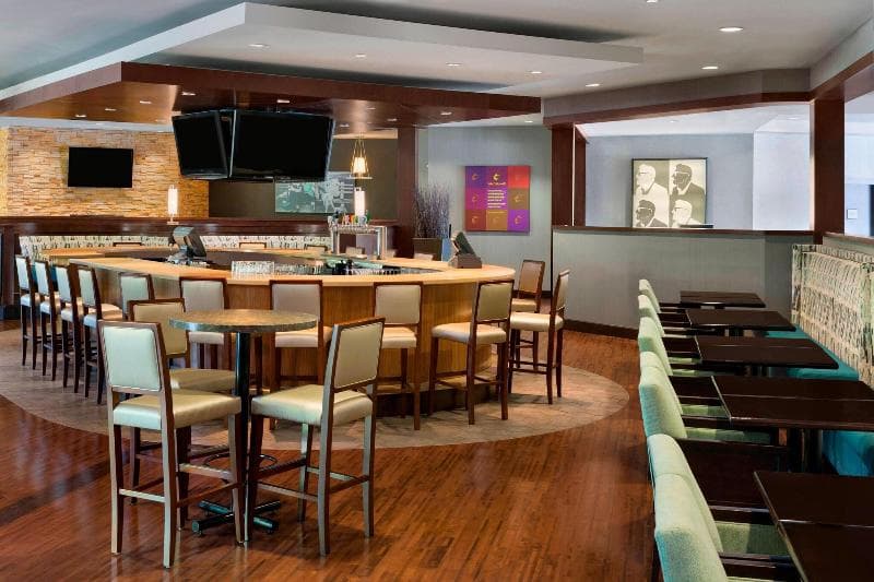 Sheraton Vancouver Airport Hotel 3