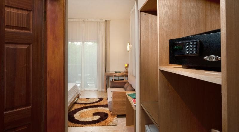 Le Palmiste Resort and Spa 5