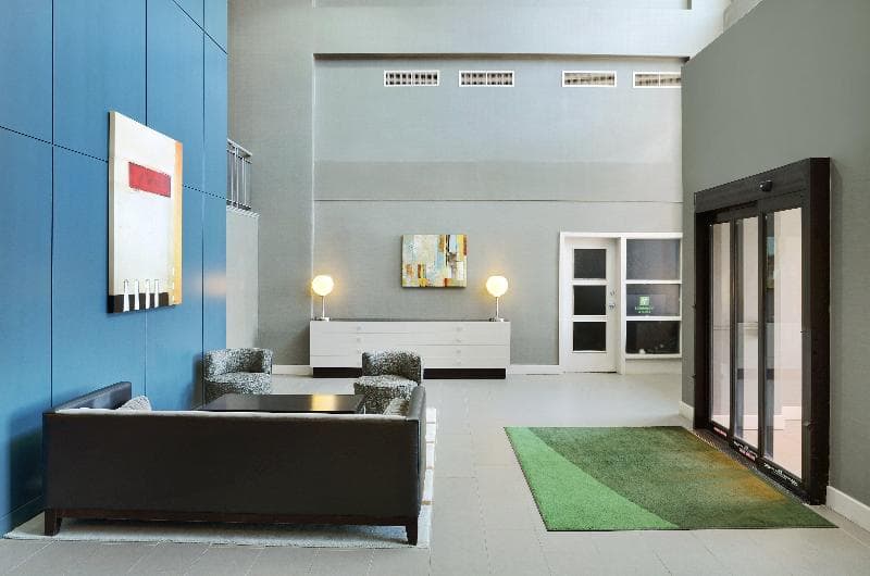 Holiday Inn & Suites London 4