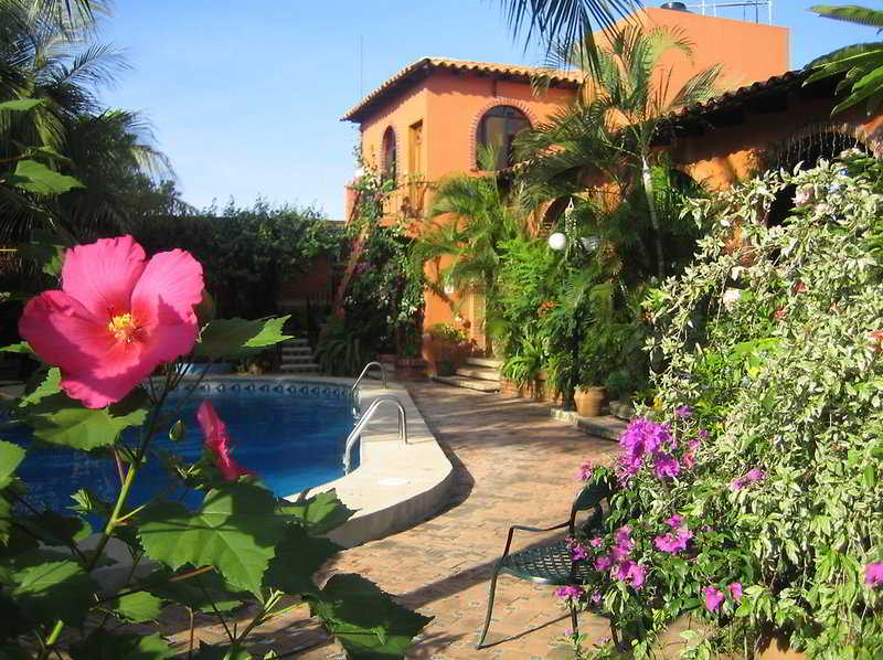 Suites La Hacienda main