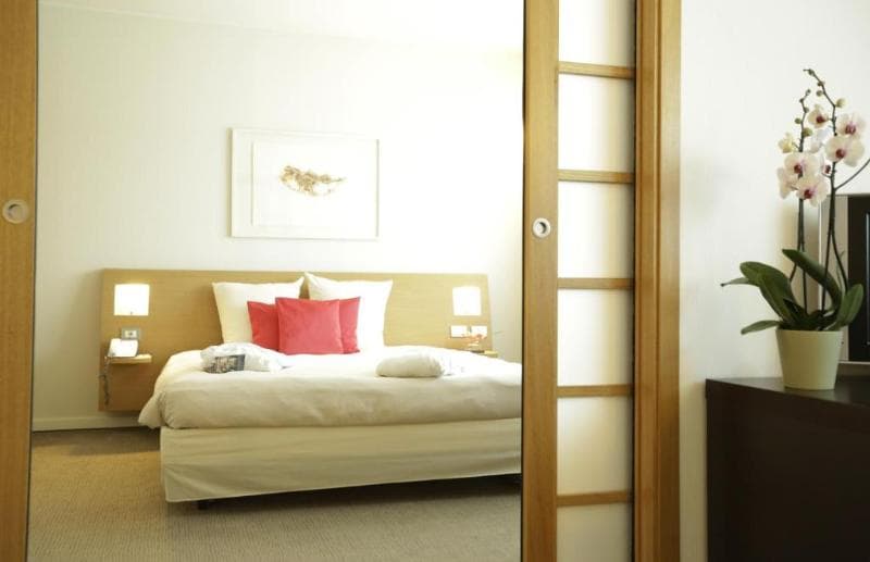 The Sydney Hotel 5