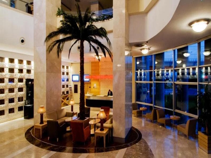 WOW Airport Hotel photo 1