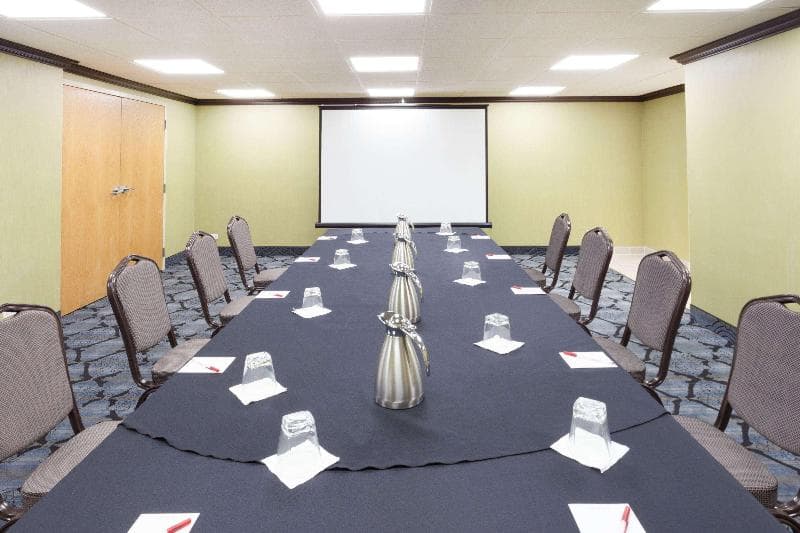 Ramada Plaza by Wyndham Chicago North Shore photo 1