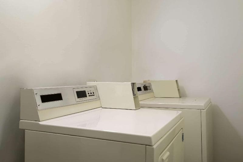 Days Inn by Wyndham Vancouver Downtown 4
