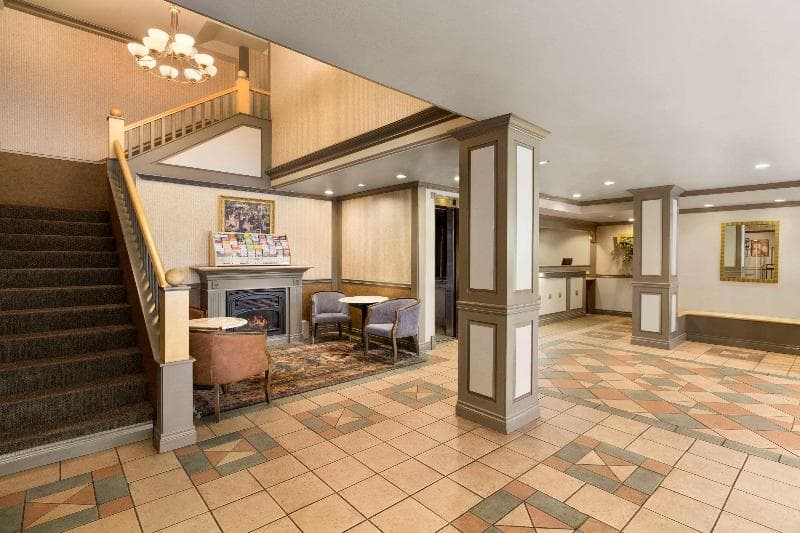 Days Inn by Wyndham Vancouver Downtown 5